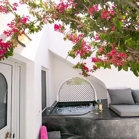 Sensia Luxury Apartment With Hot Tub Oia Exterior foto